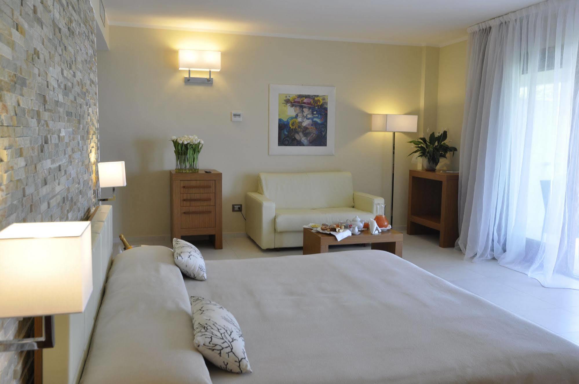 Pugnochiuso Resort - Hotel Del Faro Buitenkant foto
