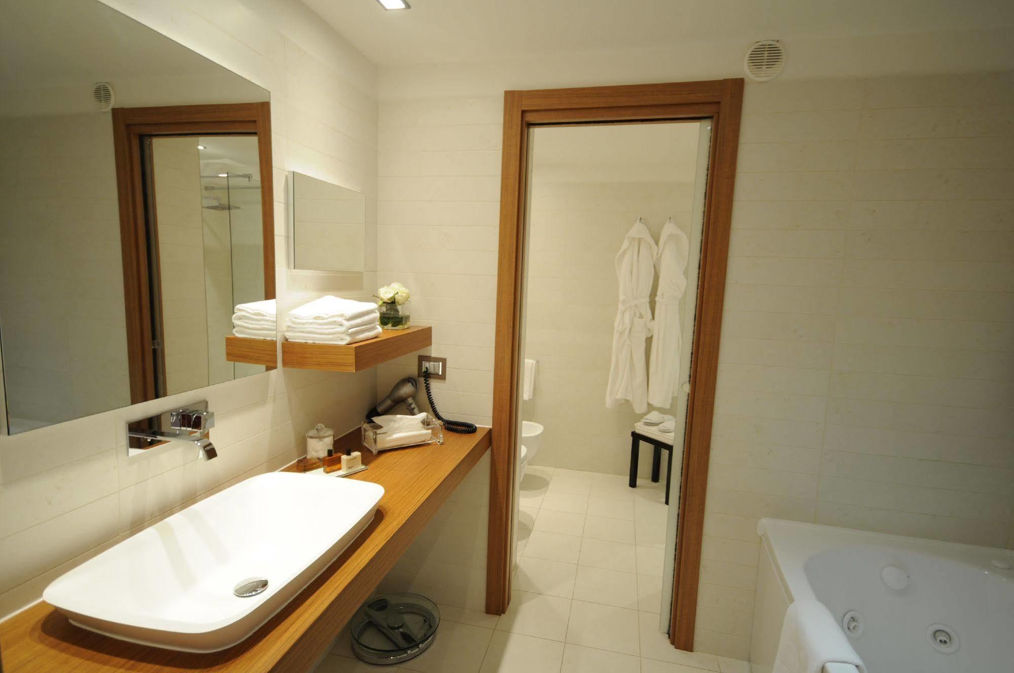 Pugnochiuso Resort - Hotel Del Faro Buitenkant foto