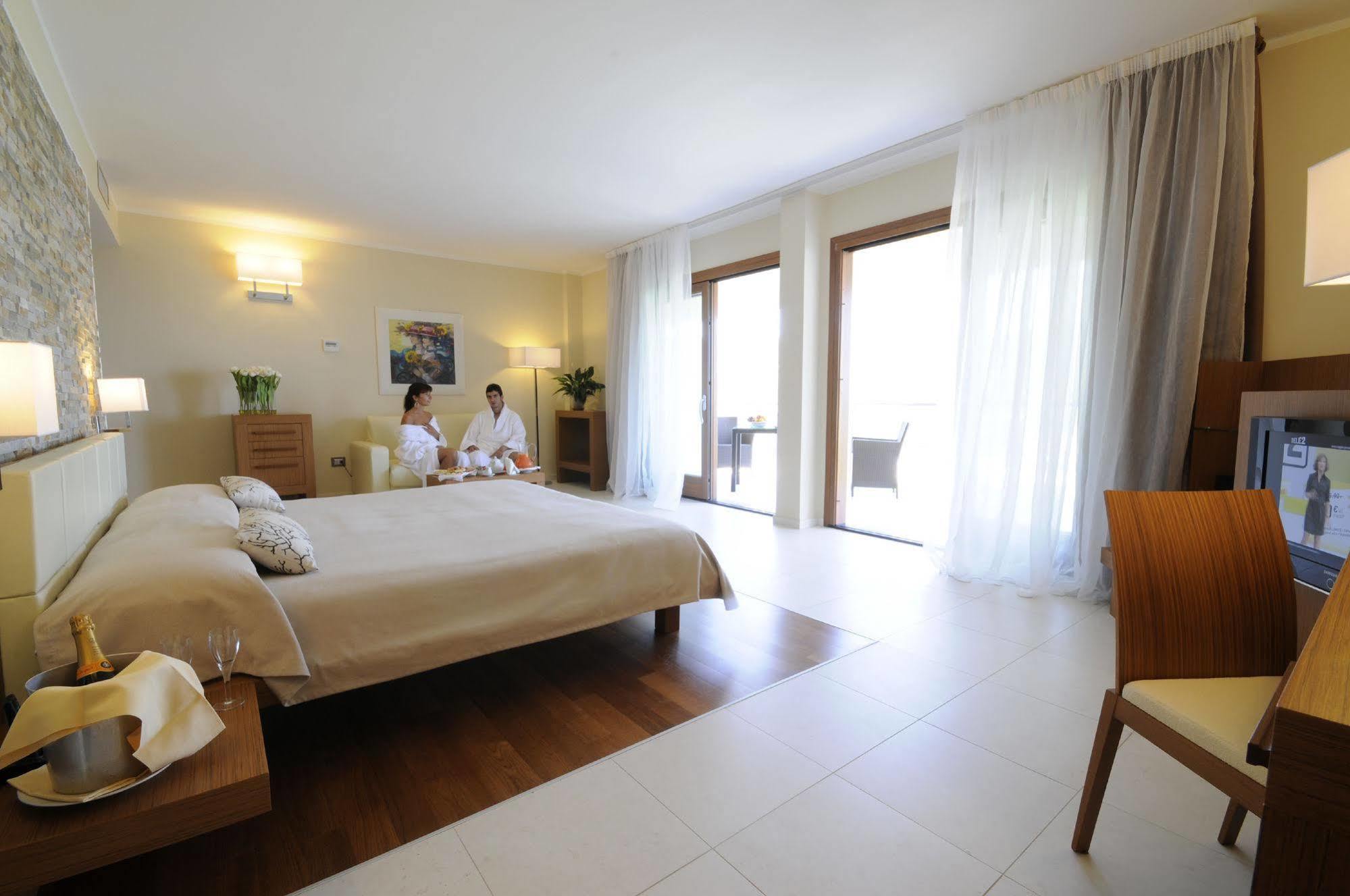 Pugnochiuso Resort - Hotel Del Faro Buitenkant foto